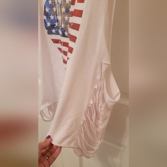 Heart American Flag distressed sleeveless tee by Guess - Picture 2 of 4